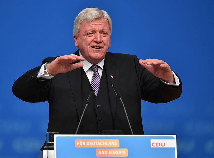 Volker Bouffier ist hessischer Ministerpräsident und seit 2010 einer der fünf Stellvertreter von CDU-Chefin Angela Merkel.