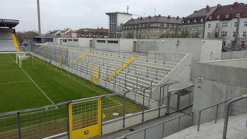 Die Ostkurve im Grünwalder Stadion.