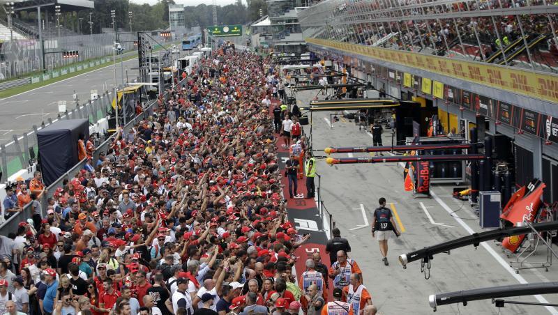 Rot ist beim Großen Preis von Italien in Monza die beherrschende Farbe. Rot ist beim Großen Preis von Italien in Monza die beherrschende Farbe.