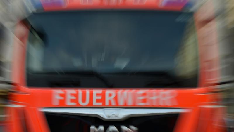 Ein Feuerwehrauto. Foto: Britta Pedersen/dpa/Symbolbild