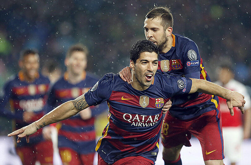 Jubel beim FC Barcelona: Die Katalanen stehen nach zwei souveränen Auftritten erneut im Viertelfinale der Champions League.