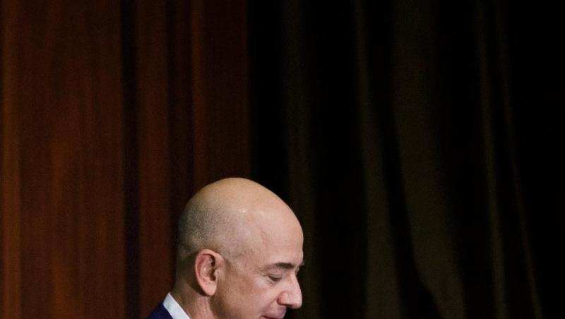 Jeff Bezos, Gründer und Geschäftsführer der Firma Amazon.com, nimmt an einer Veranstaltung des Economic Clubs of New York teil. Jeff Bezos, Gründer und Geschäftsführer der Firma Amazon.com, nimmt an einer Veranstaltung des Economic Clubs of New York teil.