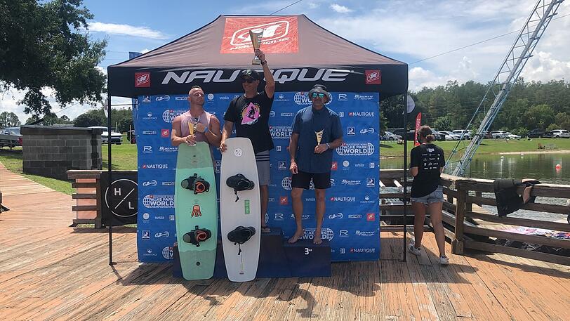 Andreas Voss landet bei der Wakeboard-WM in Orlando in seiner Altersklasse ganz oben auf dem Treppchen.