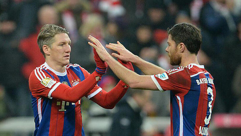 Die Alphatiere im Mittelfeld des FC Bayern: Bastian Schweinsteiger (l.) und Xabi Alonso (r.). Die Alphatiere im Mittelfeld des FC Bayern: Bastian Schweinsteiger (l.) und Xabi Alonso (r.).
