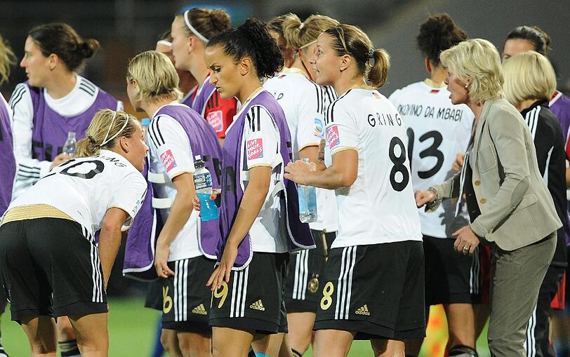Tränen, Trauer und Fassungslosigkeit nach dem WM-Aus - und Zwanziger gibt den Tröster. Die Bilder