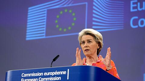 Im Vorfeld des Europarat-Gipfels in Island gab EU-Kommissionspräsidentin Ursula von der Leyen gemeinsam mit Ratspräsident Charles Michel eine Pressekonferenz.