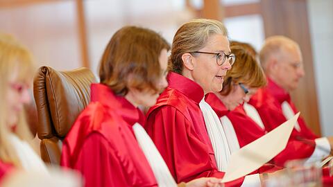 Der Zweite Senat um die Vorsitzende Richterin Ann-Katrin Kaufhold hat einstimmig entschieden.