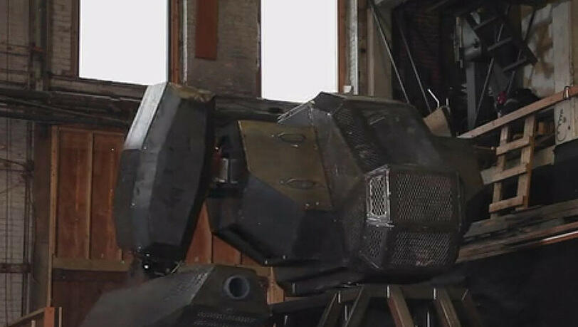 In einem Video auf Kickstarter präsentieren die Macher Teile eines MegaBot-Prototypen. In einem Video auf Kickstarter präsentieren die Macher Teile eines MegaBot-Prototypen.