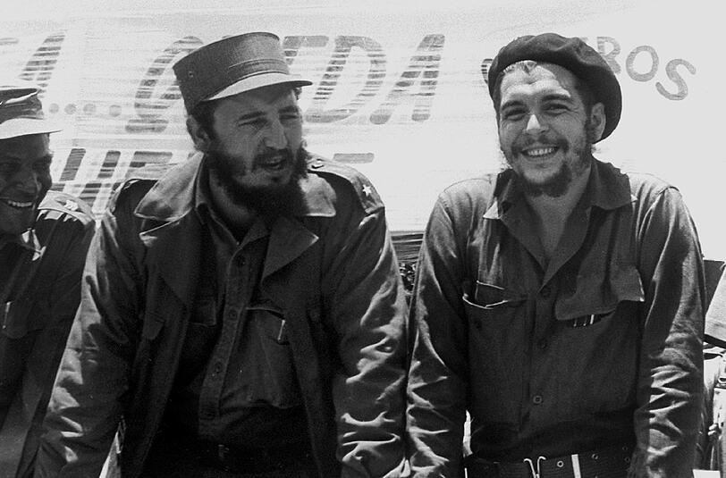 1960: Castro (l.) und sein Mitstreiter Ernesto &bdquo;Che&ldquo; Guevara.