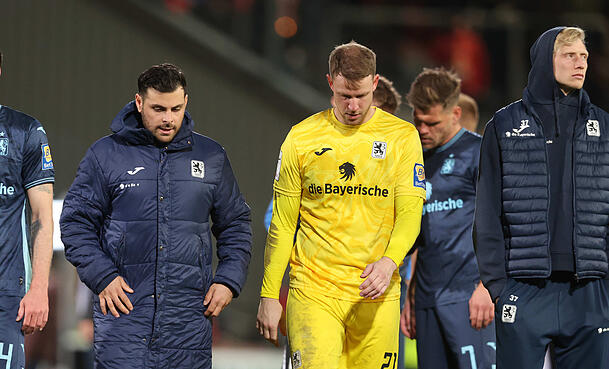Nachdenklich nach dem verpassten Aufstieg: Kevin Volland, Thomas D&auml;hne und Raphael Schifferl (v.l.).