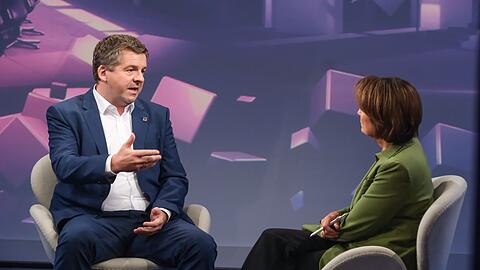 Sachsen-Anhalts Ministerpr&auml;sident Sven Schulze lie&szlig; sich in der ARD-Talkshow "Maischberger" nicht von der AfD k&ouml;dern.