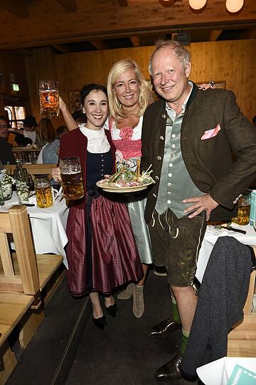 Sibel Kekilli, Axel und Judith Milberg im Schützenfestzelt