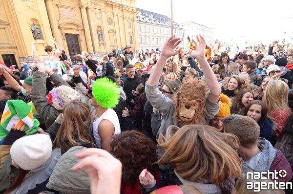 Der Flashmob auf dem Odeonsplatz. Noch mehr Bilder gibt es auf www.nachtagenten.de