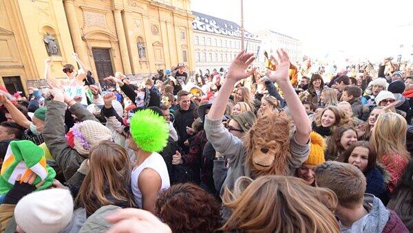 Der Flashmob auf dem Odeonsplatz. Noch mehr Bilder gibt es auf www.nachtagenten.de