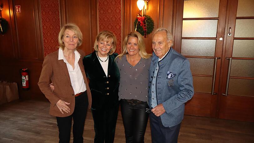 Hannelore Kiethe (v. l.) mit Margot, Silja und G&uuml;nter Steinberg.