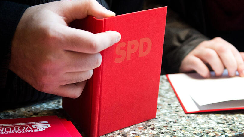 Nach dem Ja zur großen Koalition hat die SPD rund 6000 Mitglieder wieder verloren.