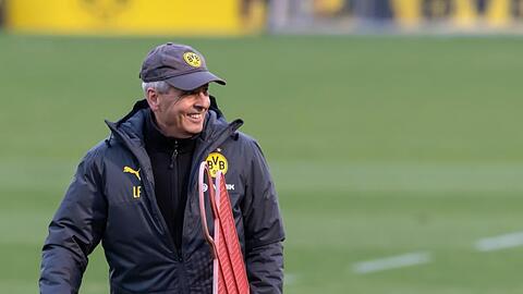 Ist mit Borussia Dortmund gegen Zenit St. Petersburg schon früh unter Zugzwang: BVB-Coach Lucien Favre.
