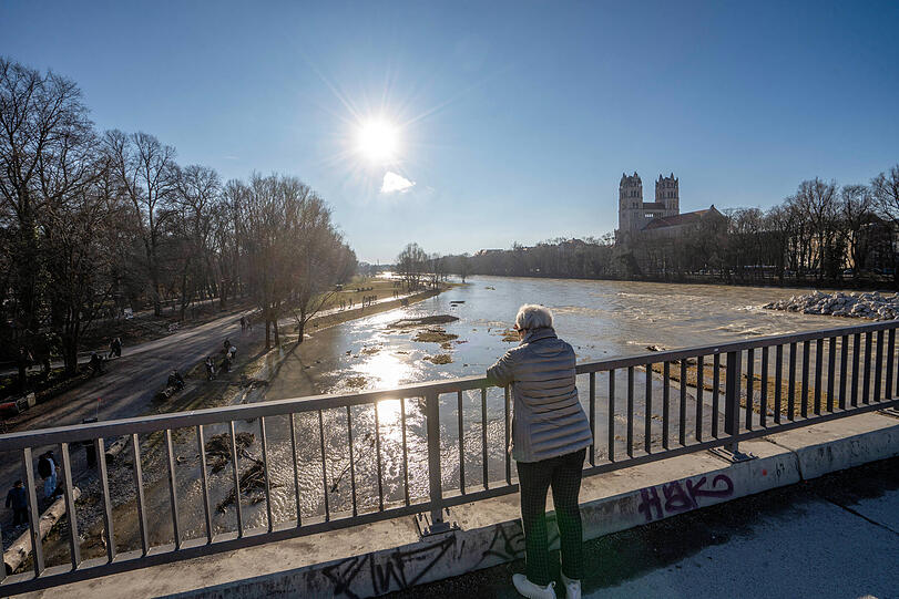 Die Sonne im Gesicht: hier auf der Reichenbachbr&uuml;cke.