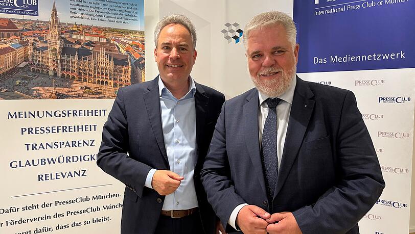 Georg Gerhäuser (r.), Präsident des Landesverbandes Bayerischer Bauinnungen, und Hauptgeschäftsführer Andreas Demharter. Georg Gerhäuser (r.), Präsident des Landesverbandes Bayerischer Bauinnungen, und Hauptgeschäftsführer Andreas Demharter.