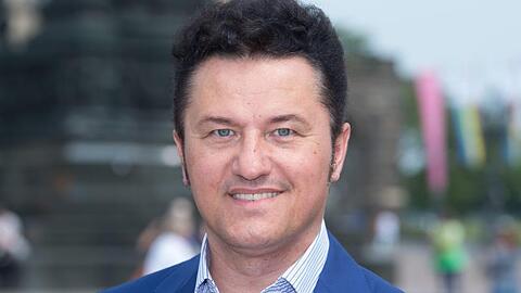 Statt auf den Bahamas sitzt er in seinem polnischen Landhaus: Startenor Piotr Beczala.