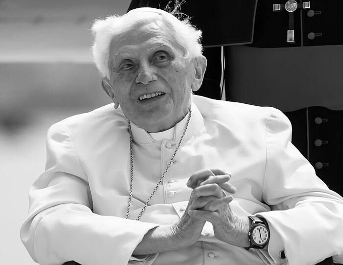 Der emeritierte Papst Benedikt XVI. ist am 31. Dezember im Alter von 95 Jahren gestorben.