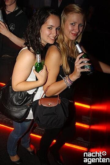 "Unisex"-Party am Samstag im neuraum. Mehr Bilder von der Veranstaltung gibt es unter www.nachtagenten.de.