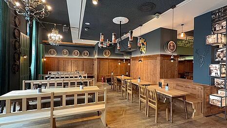 Hofbr&auml;u im Deutschen Theater: Erste Fotos zeigen, dass die Handwerker in den letzten Wochen flei&szlig;ig waren.