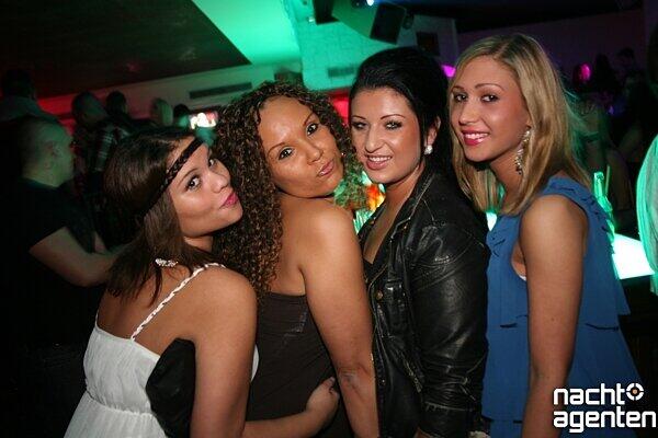 "Garden & Restaurant am Samstag im Crown's Club. Noch mehr Photos gibt es hier: www.nachtagenten.de