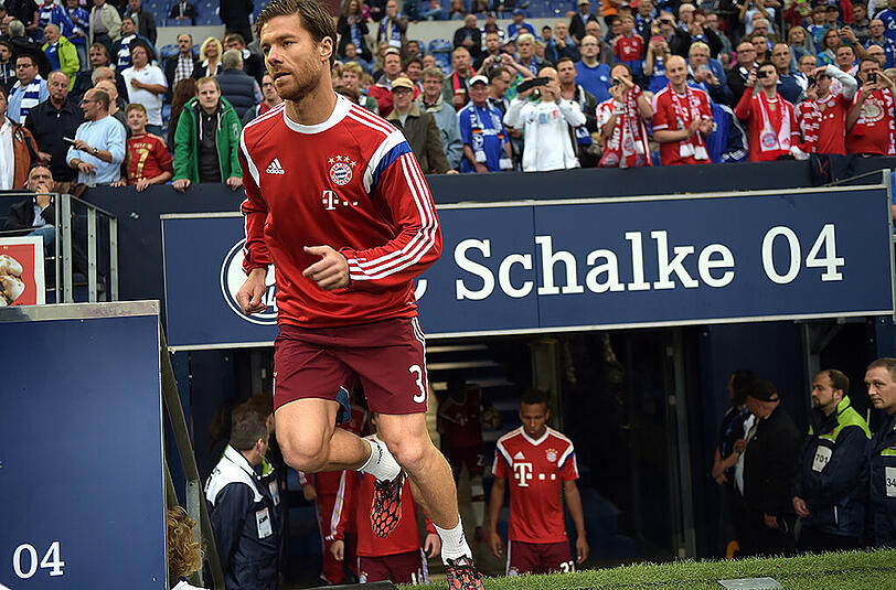 Xabi Alonso gab gegen Schalke gleich sein Debüt in der Startelf für den FC Bayern