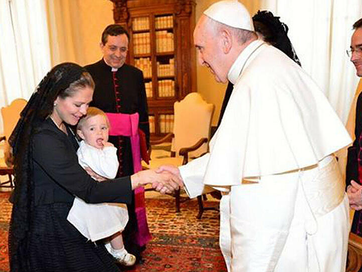 Prinzessin Madeleine mit Töchterchen Leonore zu Besuch beim Papst