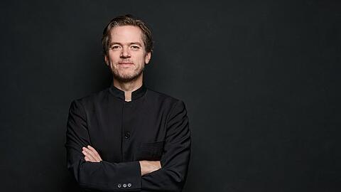 Der Chorleiter und Dirigent Florian Helgath.