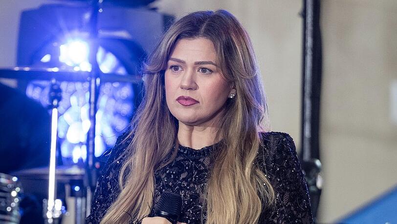 Kelly Clarkson hat ihre Wut über ein Einkaufserlebnis auf X geteilt. Kelly Clarkson hat ihre Wut über ein Einkaufserlebnis auf X geteilt.