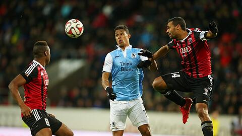 Am Gründonnerstag ist es wieder soweit: Der TSV 1860, hier Stürmer Rubin Okotie, trifft auf den FC Ingolstadt.