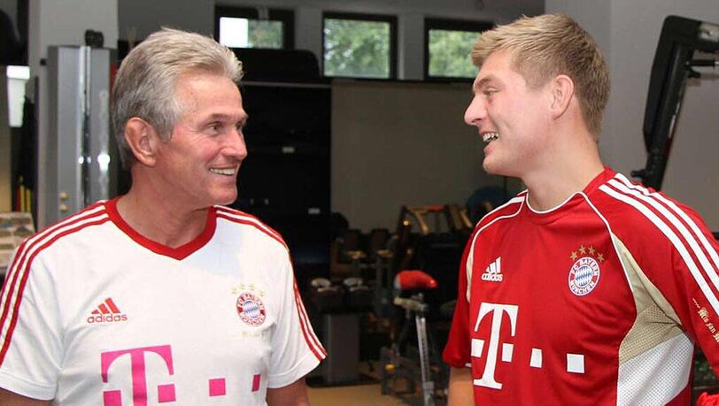 Ex-Bayern-Spieler Toni Kroos - aktuell bei Real Madrid - lässt Jupp Heynckes bei Twitter hochleben: "Der wichtigste Trainer meiner Karriere feiert heute seinen 71. Geburtstag! Alles Gute Jupp Heynckes!" Ex-Bayern-Spieler Toni Kroos - aktuell bei Real Madrid - lässt Jupp Heynckes bei Twitter hochleben: "Der wichtigste Trainer meiner Karriere feiert heute seinen 71. Geburtstag! Alles Gute Jupp Heynckes!"