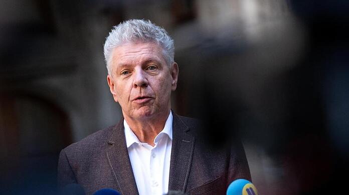 Münchens Oberbürgermeister Dieter Reiter (SPD) spricht bei einer Pressekonferenz im Rathaus. (Archivbild)