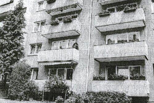 Der Tatort: Der Mörder gelangte wahrscheinlich über die geöffnete Balkontür in die Erdgeschosswohnung der 80-Jährigen.