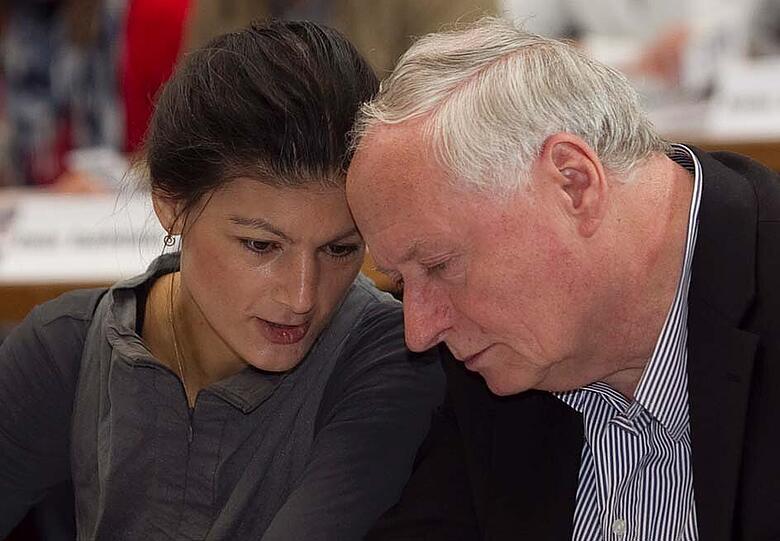 Die Vize-Parteichefin Sahra Wagenknecht ist 26 Jahre jünger wie Oskar Lafontaine.