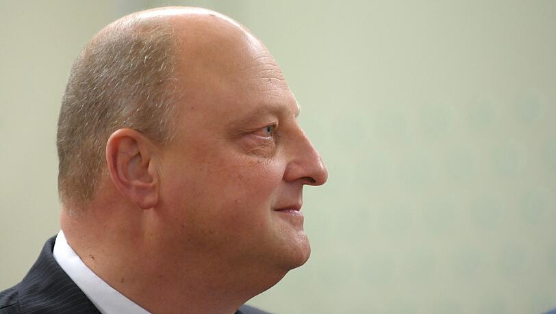 Der ehemalige Sprecher von Ex-Bundespräsident Christian Wulff, Olaf Glaeseker, hat alle Korruptionsvorwürfe von sich gewiesen. Der ehemalige Sprecher von Ex-Bundespräsident Christian Wulff, Olaf Glaeseker, hat alle Korruptionsvorwürfe von sich gewiesen.