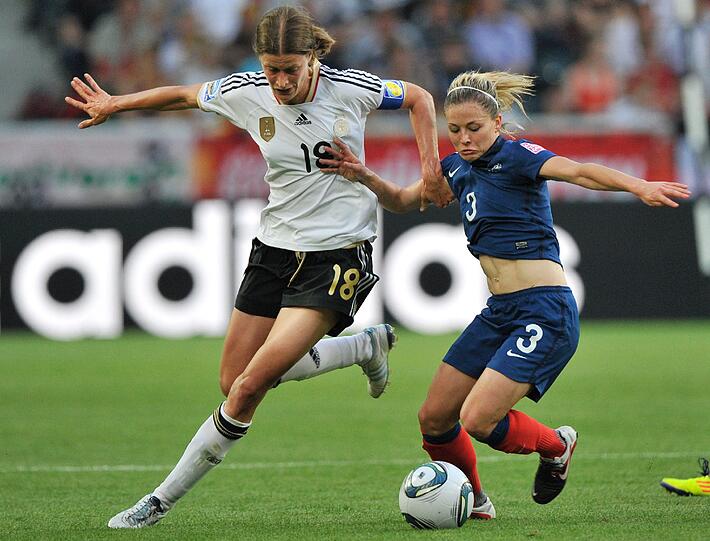 Die hübsche Mittelfeld-Spielerin Laure Boulleau kam hingegen immerhin in zwei Spielen zum Einsatz.