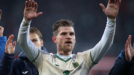 Wird beim TSV 1860 bis 2027 bleiben: Florian Niederlechner.