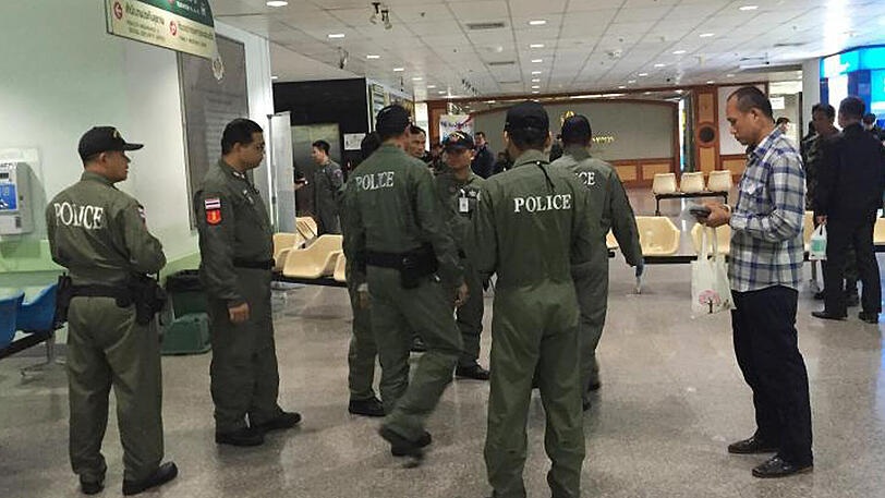 Lobby eines Krankenhauses in Bangkok: Bei einem mutmaßlichen Bombenanschlag sind mindestens 24 Menschen verletzt worden.