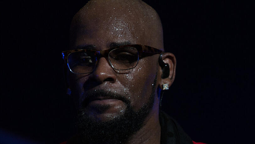 Sänger R. Kelly werden mehrere Sexualstraftaten vorgeworfen. Sänger R. Kelly werden mehrere Sexualstraftaten vorgeworfen.