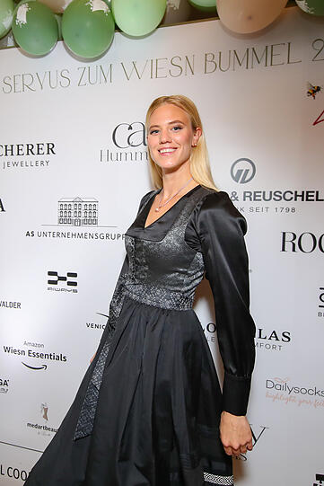 Larissa Marolt