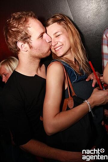 Einen sehr hohen Flirtfaktor gab's am Samstag in der vollen Milchbar. Mehr Bilder unter: www.nachtagenten.de