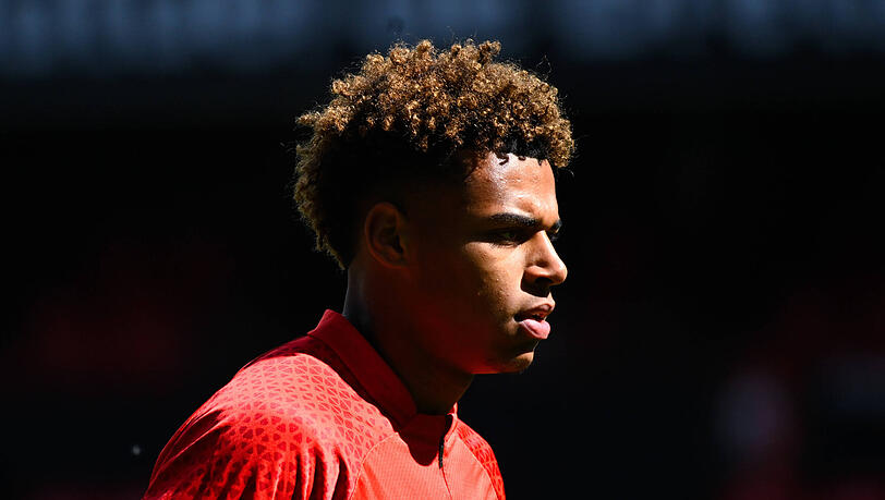 Der FC Bayern soll Ausnahmetalent Désiré Doué von Stade Rennes im Visier haben. Der FC Bayern soll Ausnahmetalent Désiré Doué von Stade Rennes im Visier haben.