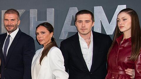 Solche Bilder k&ouml;nnte es niemals wieder zu sehen geben: David und Victoria Beckham mit ihrem Sohn Brooklyn und dessen Ehefrau Nicola Peltz (v.l.n.r.) im Jahr 2023.
