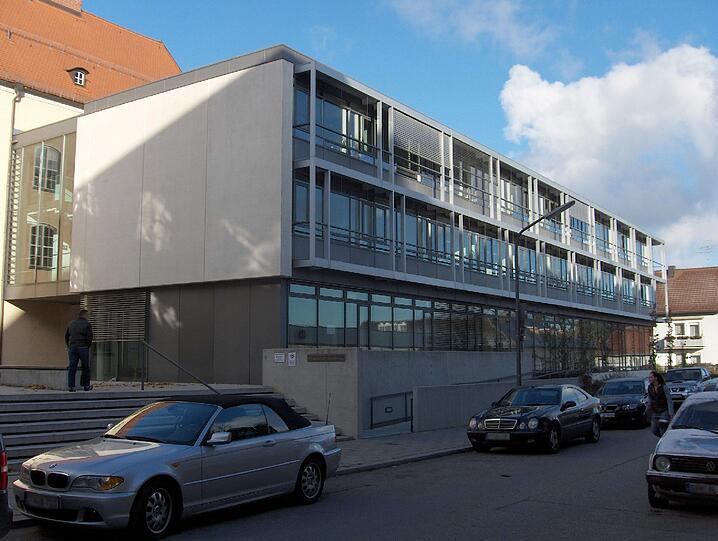 Das Versicherungsamt im Pasinger Bürgerzentrum zieht um.