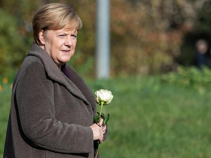 Kanzlerin Merkel gedenkt in Zwickau der zehn Todesopfer der rechtsextremen Terrorgruppe NSU.