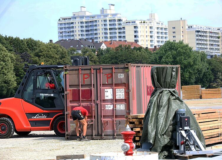 Weitere Bilder vom Wiesn-Aufbau.