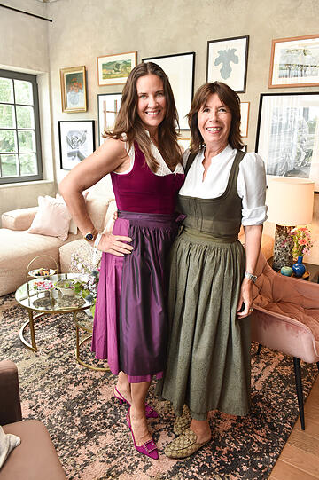 Dana Schweiger fand ihr Dirndl bei Lodenfrey. Das dürfte die Leiterin für Damentracht, Gabriele Hammerschick, sicherlich gefreut haben.